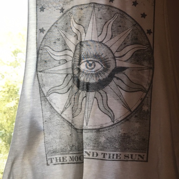 Garage Sun and Moon Tank - Picture 2 of 3